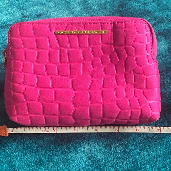 Marc by Marc Jacobs magenta makeup pouch - Picture 3 of 5